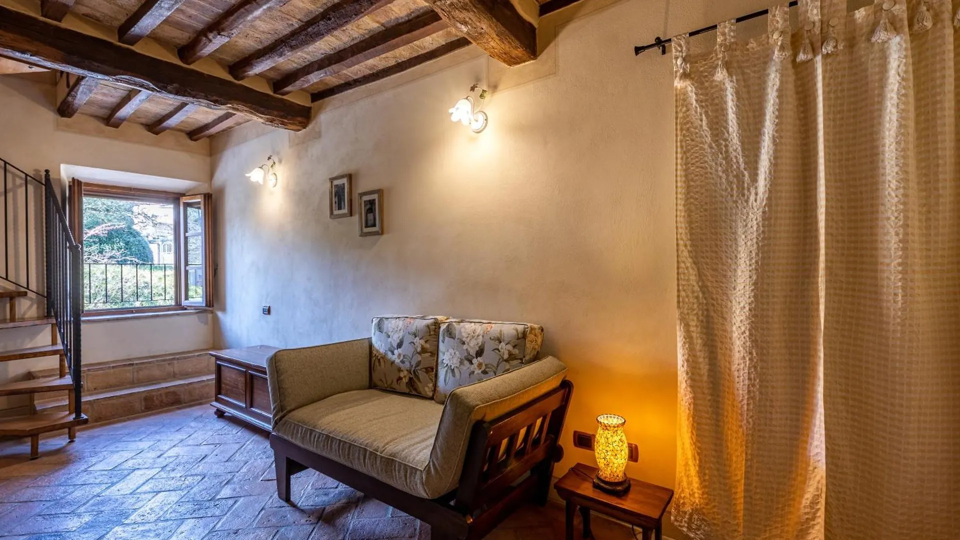 Villa La Terrazza Chianni 0*,